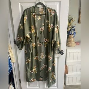 Floral, calf length kimono